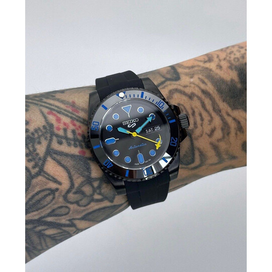 Custom Seiko Mod • Blue Black Day-Date Submariner w/ Yellow Shark • 40mm